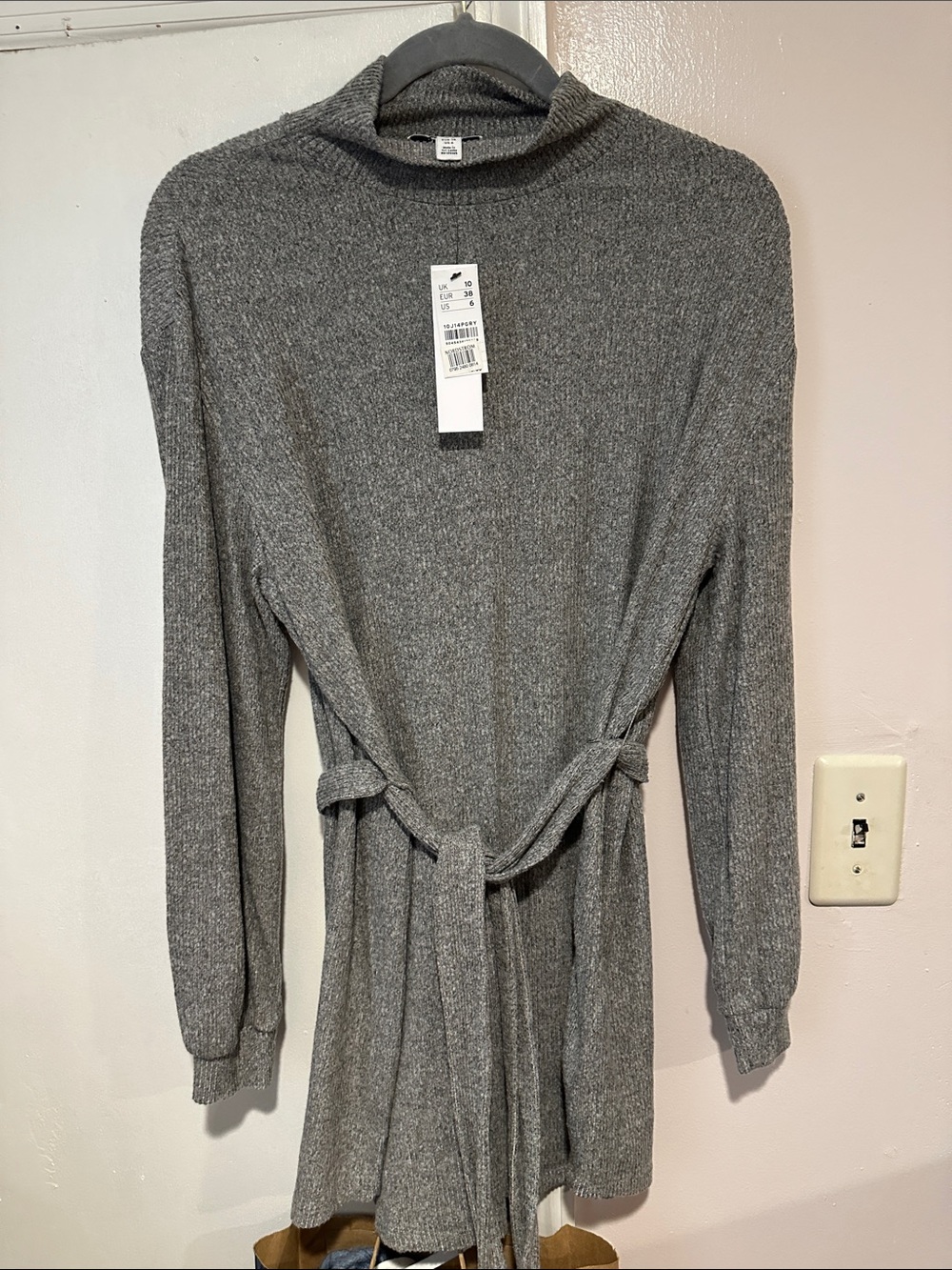 Topshop Gray Ribbed Long-Sleeve Belted Knit Dress